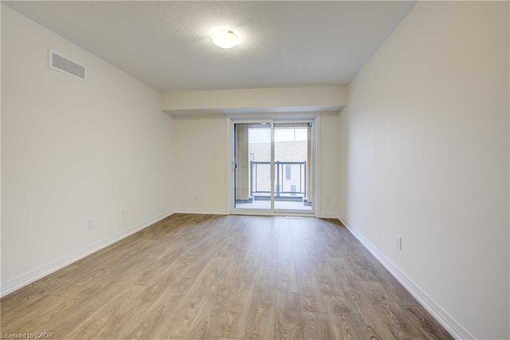 38 Urbane Boulevard, Kitchener, ON - Indoor Photo Showing Other Room