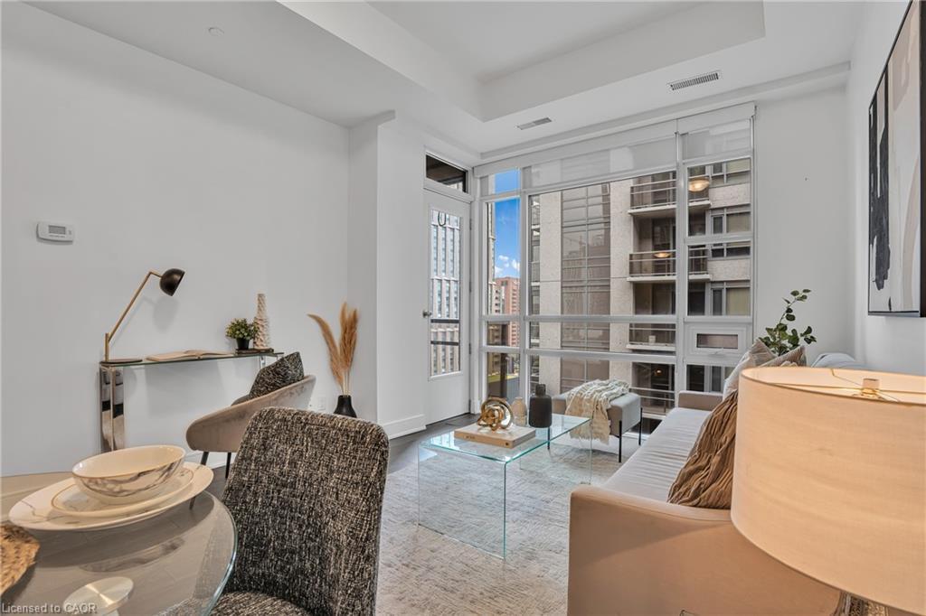 910-150 Main Street W, Hamilton, ON - Indoor