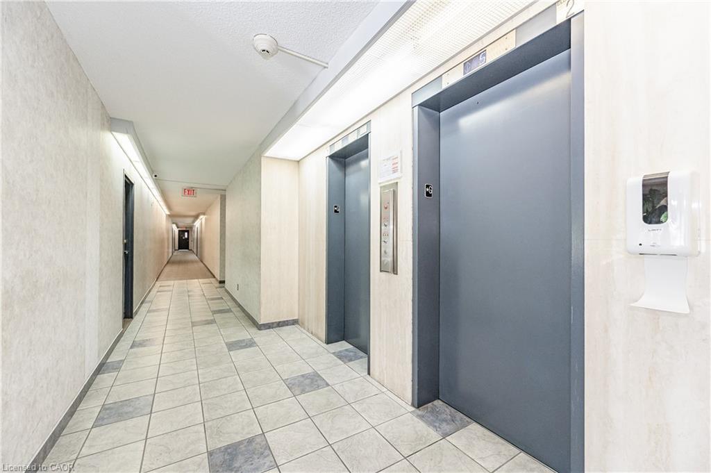801-65 Westmount Road N, Waterloo, ON - Indoor Photo Showing Other Room
