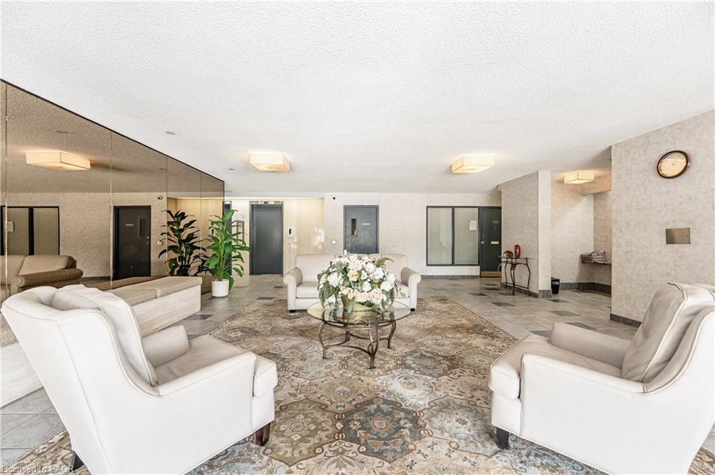 801-65 Westmount Road N, Waterloo, ON - Indoor Photo Showing Other Room