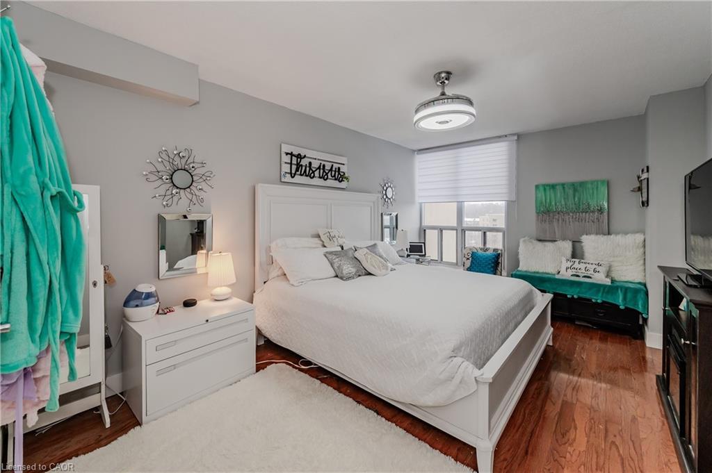 801-65 Westmount Road N, Waterloo, ON - Indoor Photo Showing Bedroom