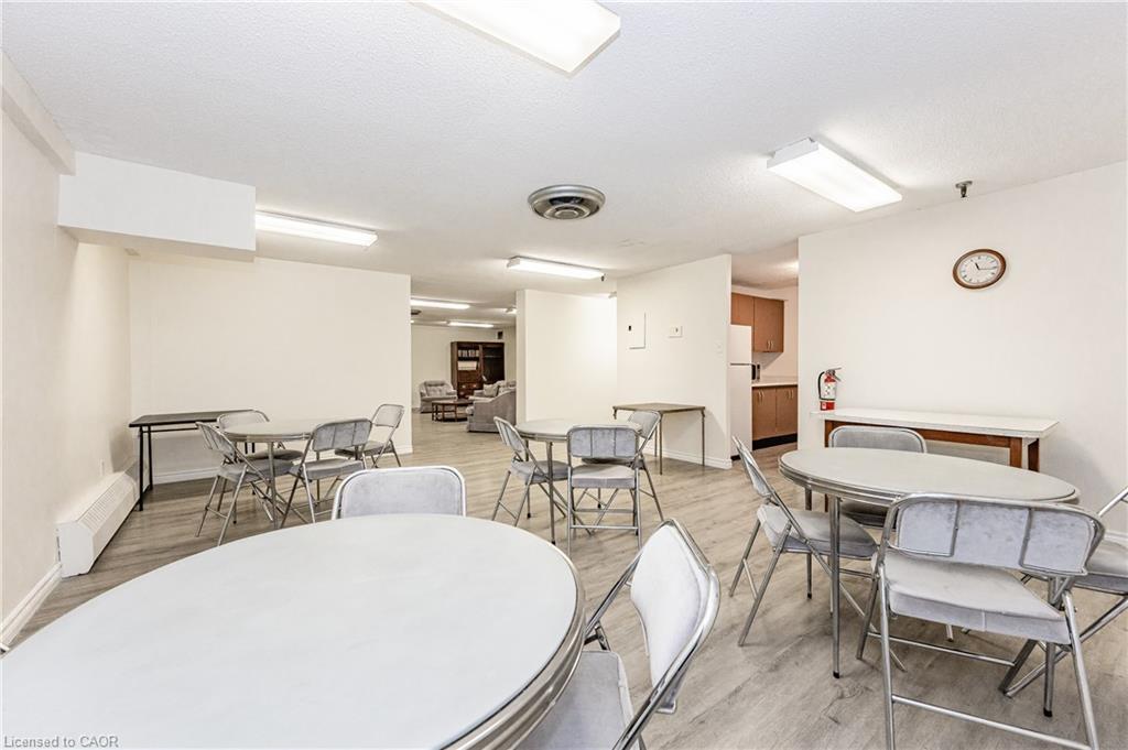 801-65 Westmount Road N, Waterloo, ON - Indoor Photo Showing Dining Room