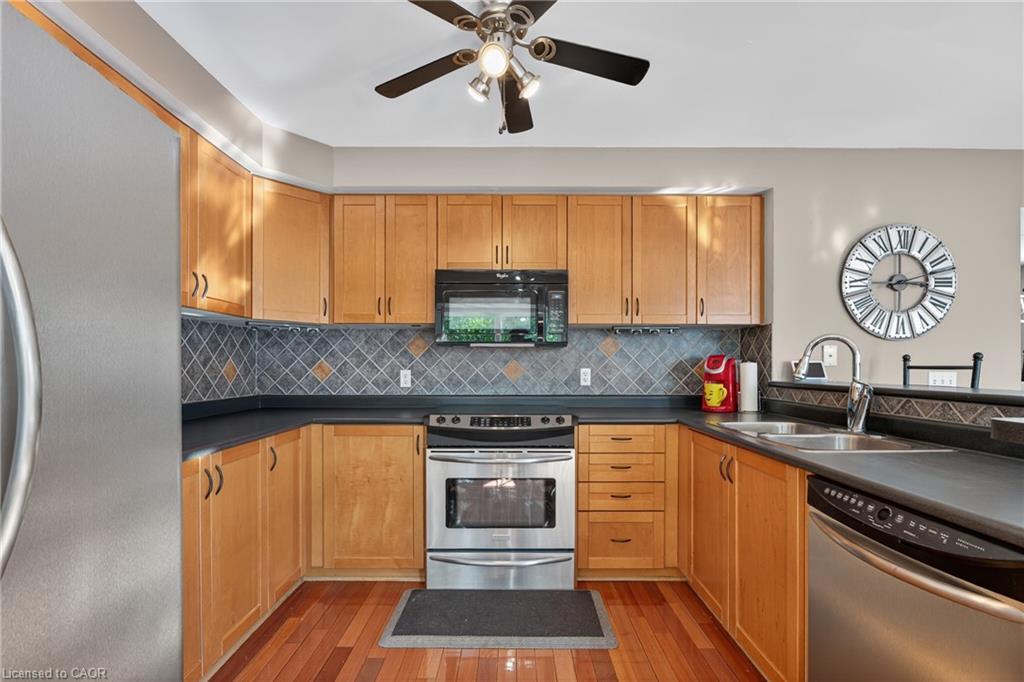 92 Baggs Crescent, Cambridge, ON - Indoor Photo Showing Kitchen With Double Sink