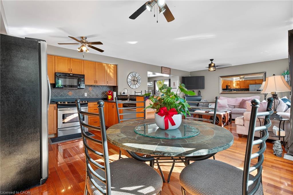 92 Baggs Crescent, Cambridge, ON - Indoor Photo Showing Dining Room
