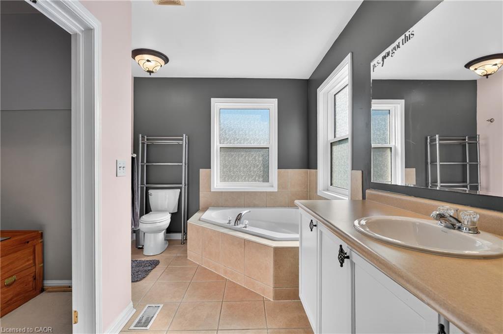 92 Baggs Crescent, Cambridge, ON - Indoor Photo Showing Bathroom