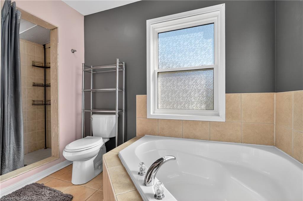 92 Baggs Crescent, Cambridge, ON - Indoor Photo Showing Bathroom