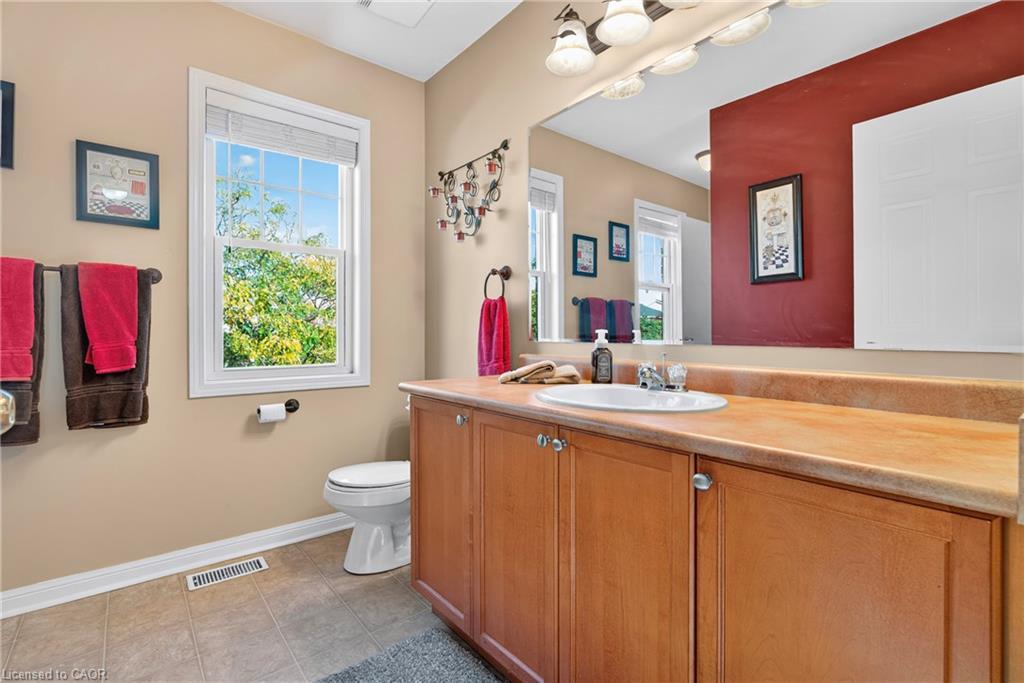 92 Baggs Crescent, Cambridge, ON - Indoor Photo Showing Bathroom