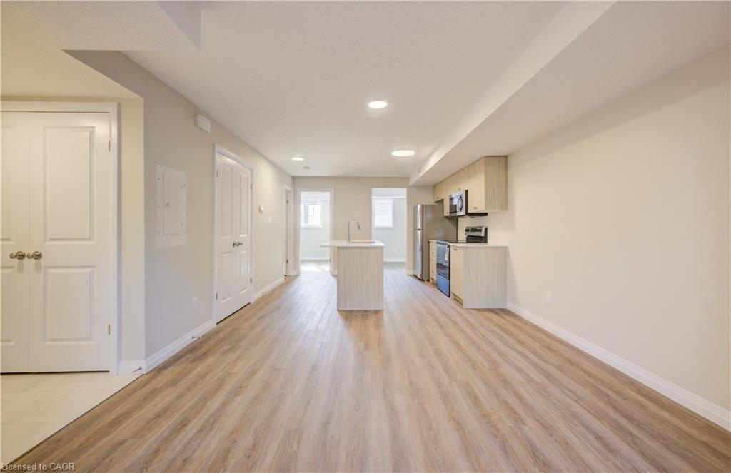 D8-410 Northfield Drive W, Waterloo, ON - Indoor