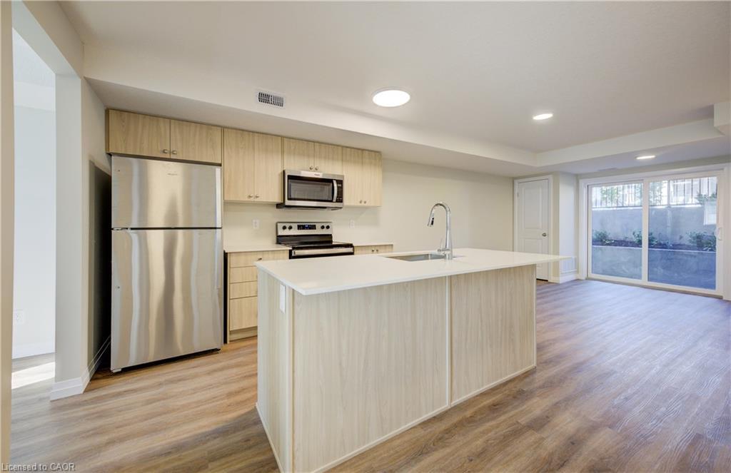 D8-410 Northfield Drive W, Waterloo, ON - Indoor Photo Showing Kitchen With Stainless Steel Kitchen