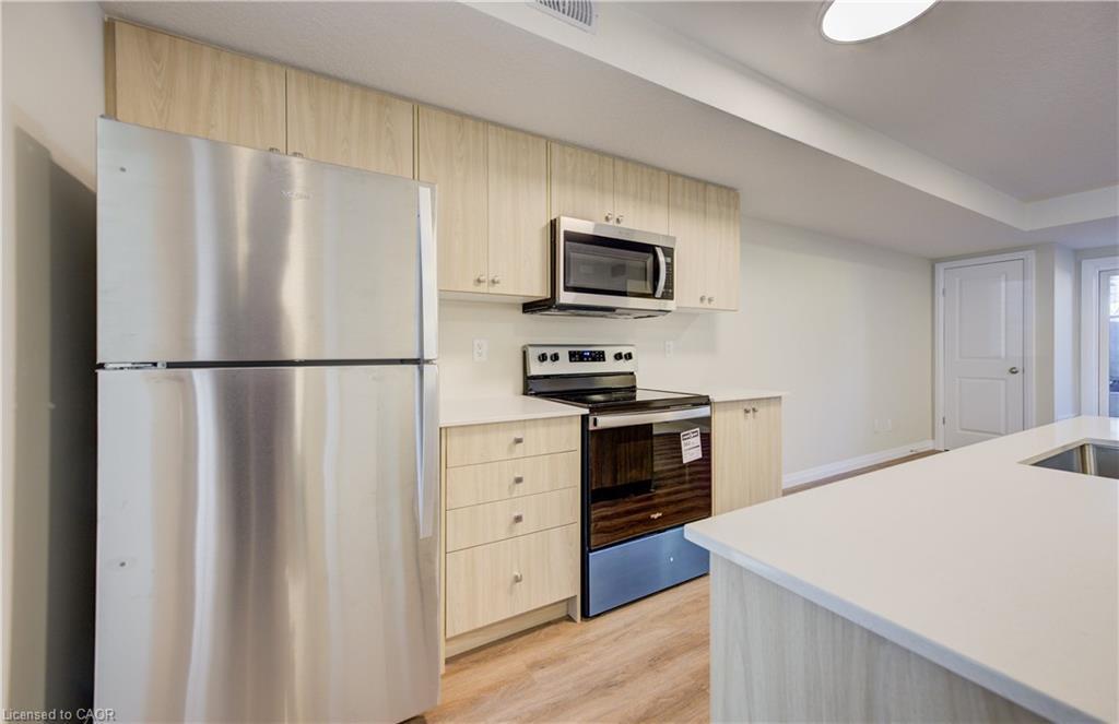 D8-410 Northfield Drive W, Waterloo, ON - Indoor Photo Showing Kitchen With Stainless Steel Kitchen