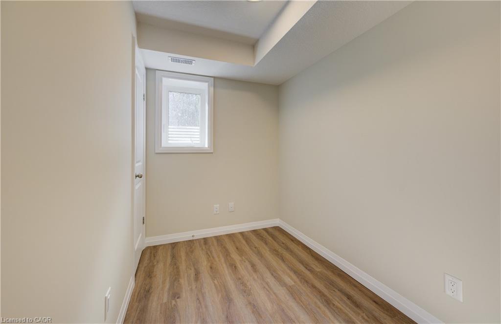 D8-410 Northfield Drive W, Waterloo, ON - Indoor Photo Showing Other Room