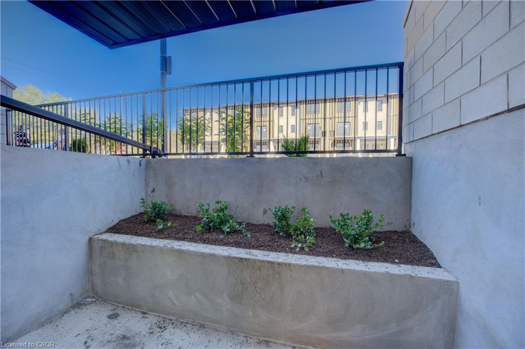 D8-410 Northfield Drive W, Waterloo, ON - Outdoor With Exterior