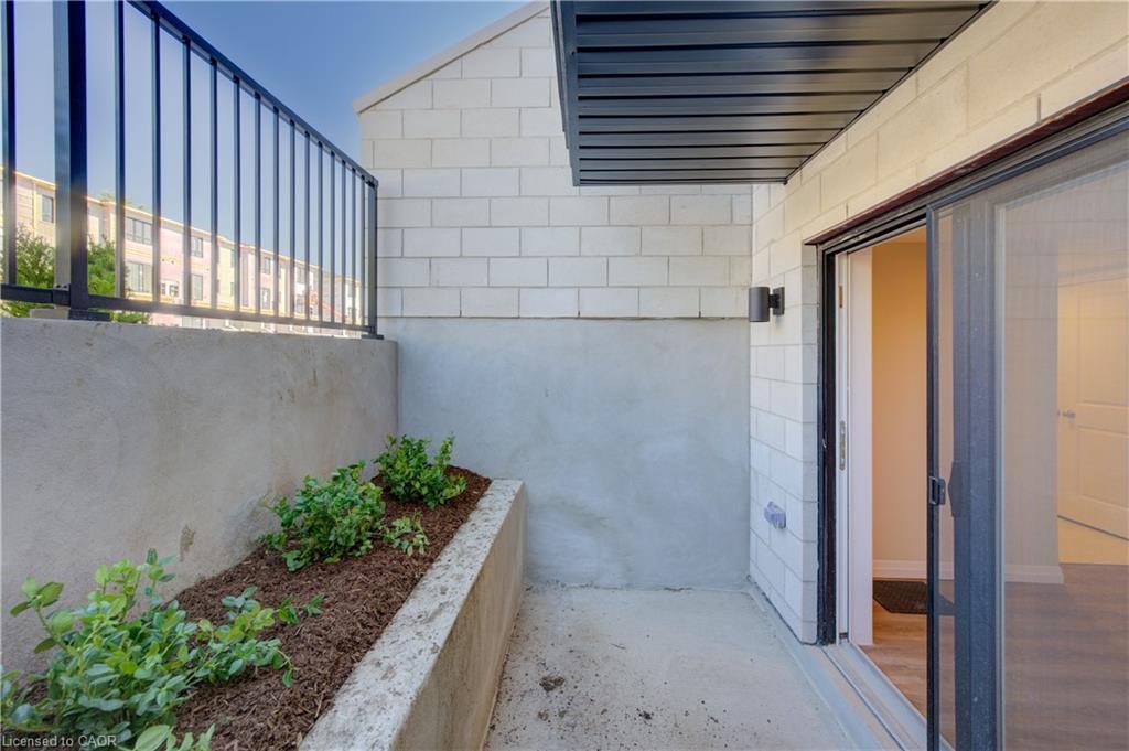 D8-410 Northfield Drive W, Waterloo, ON - Outdoor With Exterior