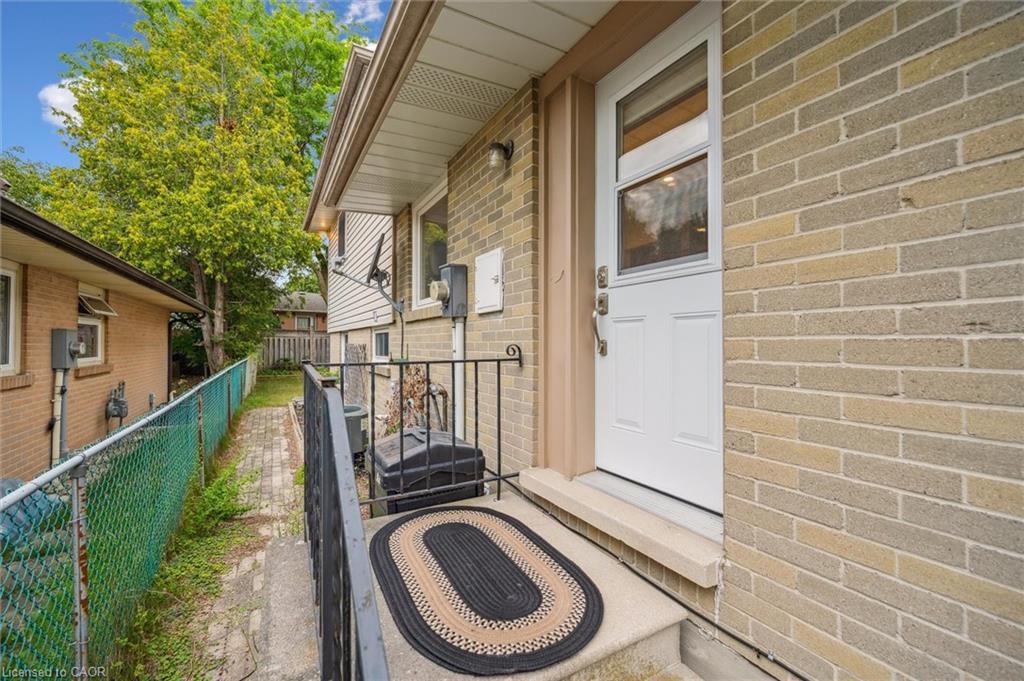 47 Argyle Drive, Guelph, ON - Outdoor With Exterior