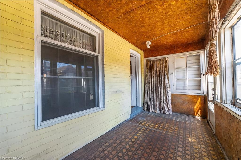 35 Sherman Avenue N, Hamilton, ON - Outdoor With Exterior