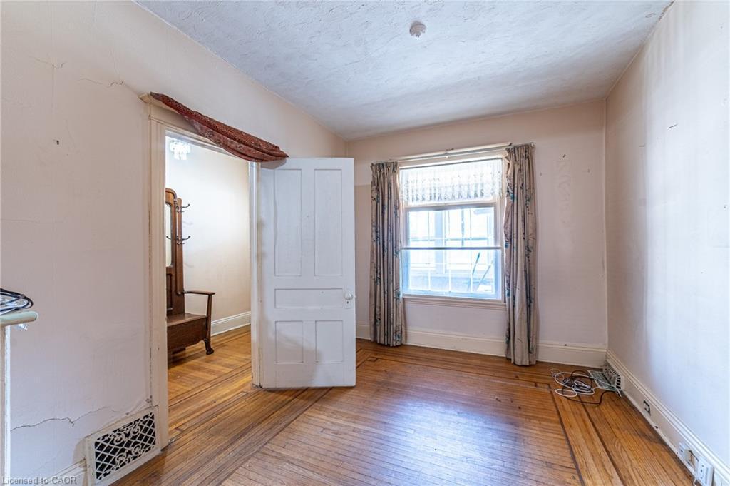 35 Sherman Avenue N, Hamilton, ON - Indoor Photo Showing Other Room