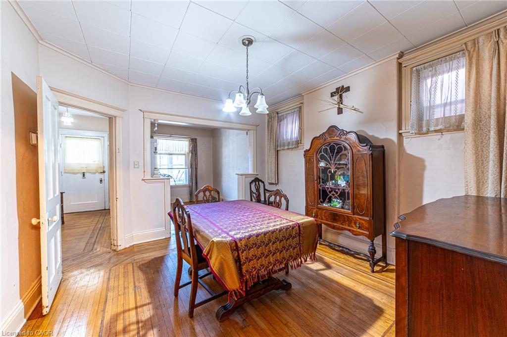 35 Sherman Avenue N, Hamilton, ON - Indoor