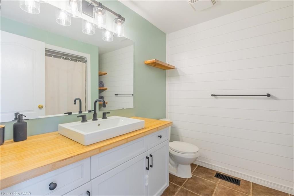 4 Ruthven Crescent, Alliston, ON - Indoor Photo Showing Bathroom