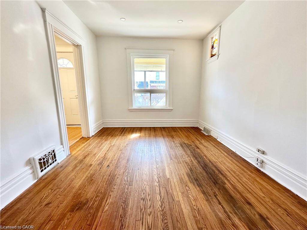 39 Beechwood Avenue, Hamilton, ON - Indoor Photo Showing Other Room