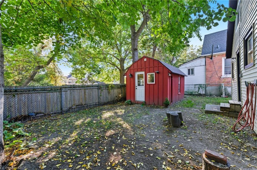 8 Tasker Street, St. Catharines, ON - Outdoor