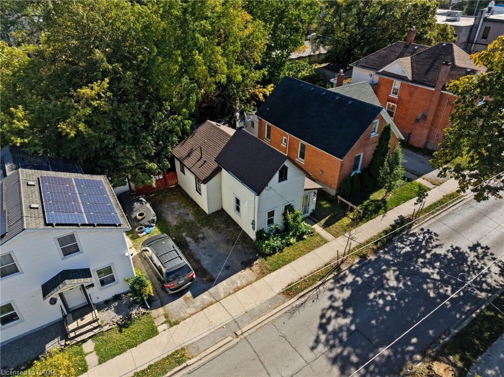 8 Tasker Street, St. Catharines, ON - Outdoor