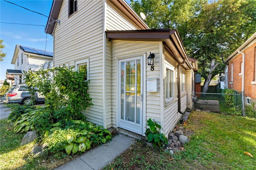 8 Tasker Street, St. Catharines, ON - Outdoor