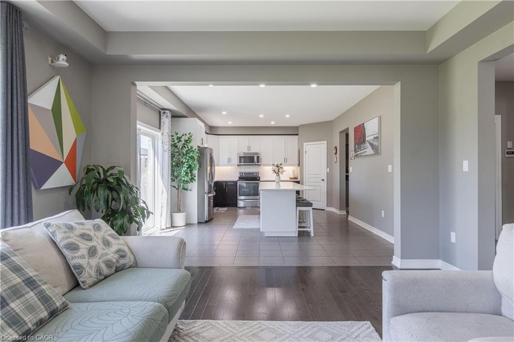 6212 Sam Iorfida Drive, Niagara Falls, ON - Indoor Photo Showing Living Room