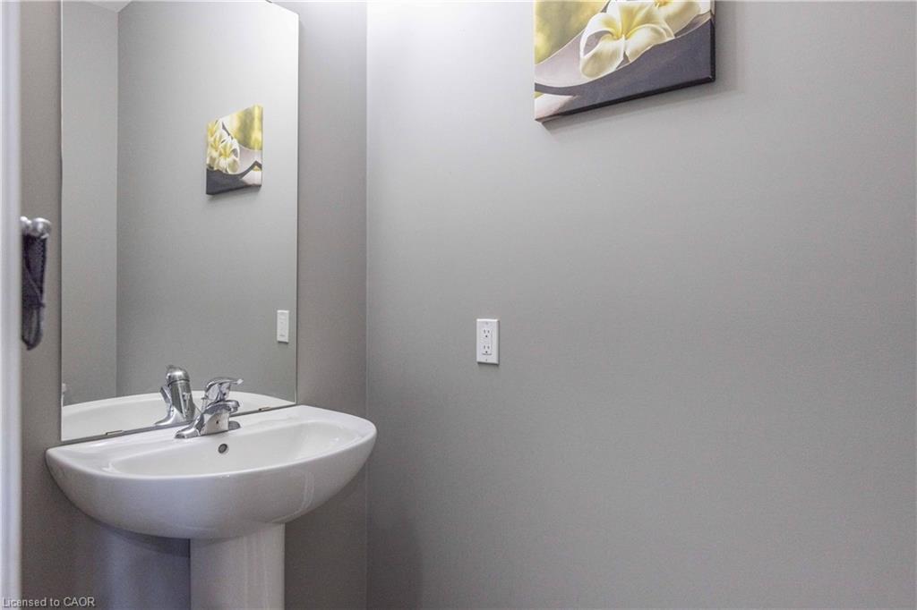 6212 Sam Iorfida Drive, Niagara Falls, ON - Indoor Photo Showing Bathroom
