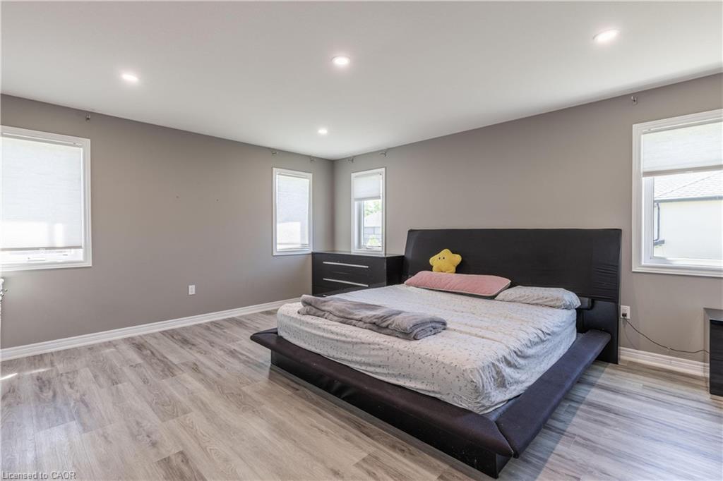 6212 Sam Iorfida Drive, Niagara Falls, ON - Indoor Photo Showing Bedroom
