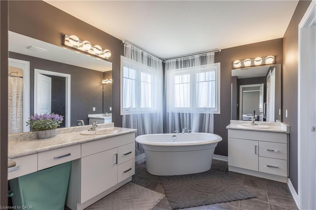 6212 Sam Iorfida Drive, Niagara Falls, ON - Indoor Photo Showing Bathroom