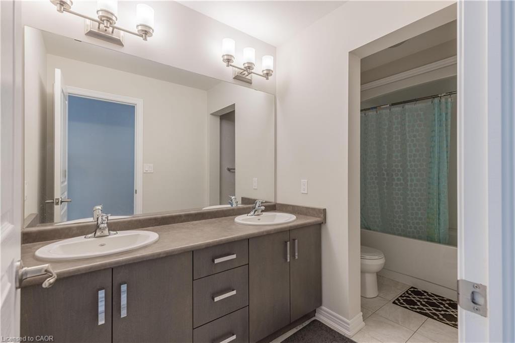 6212 Sam Iorfida Drive, Niagara Falls, ON - Indoor Photo Showing Bathroom