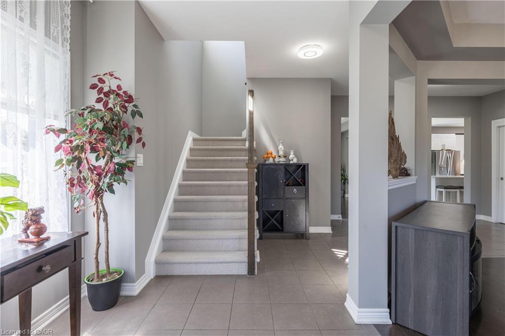 6212 Sam Iorfida Drive, Niagara Falls, ON - Indoor Photo Showing Other Room