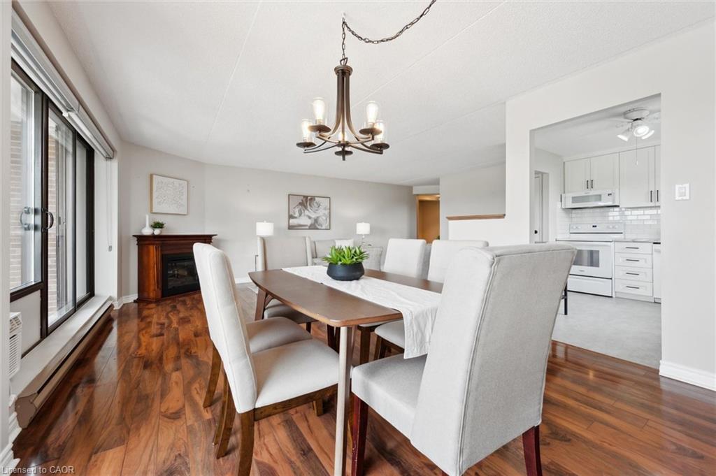 501-22 Marilyn Drive, Guelph, ON - Indoor Photo Showing Dining Room