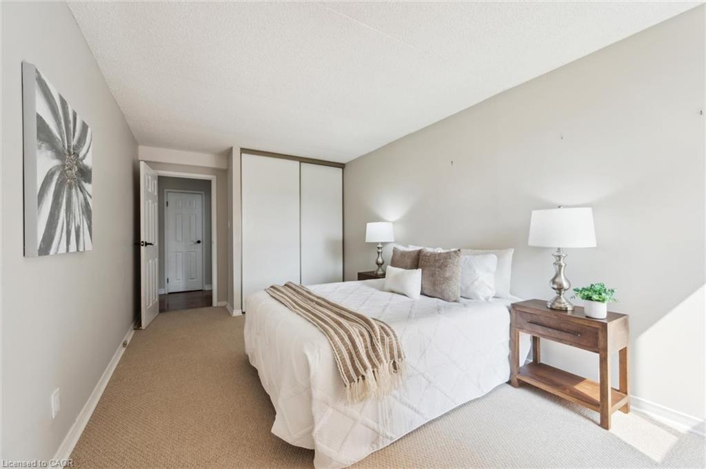 501-22 Marilyn Drive, Guelph, ON - Indoor Photo Showing Bedroom