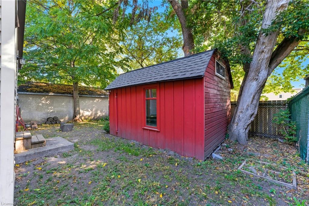 8 Tasker Street, St. Catharines, ON - Outdoor