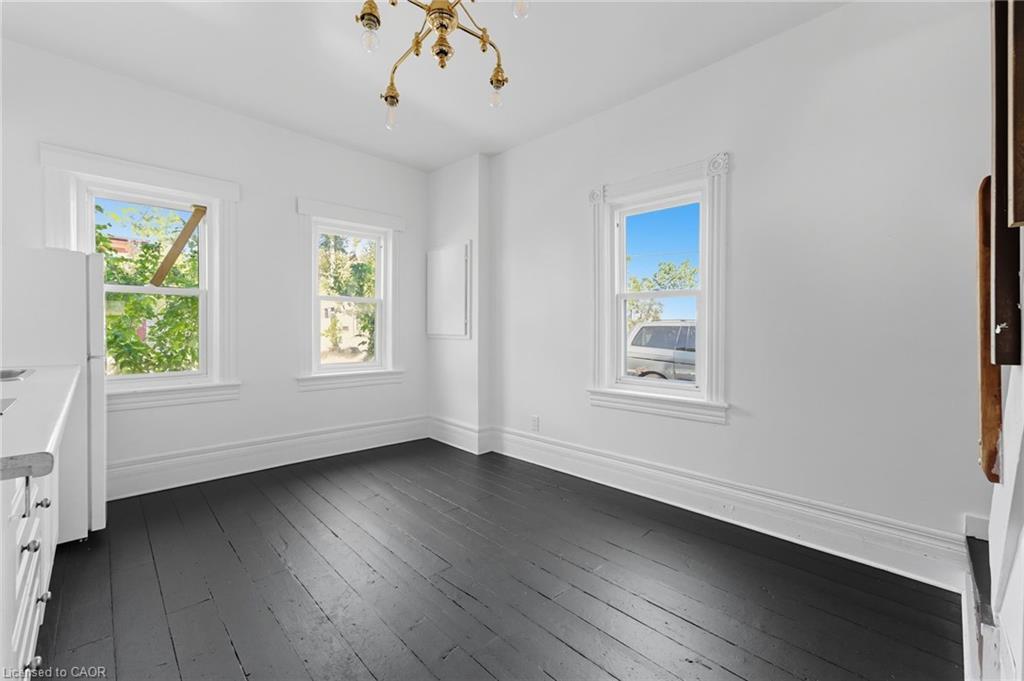 8 Tasker Street, St. Catharines, ON - Indoor Photo Showing Other Room