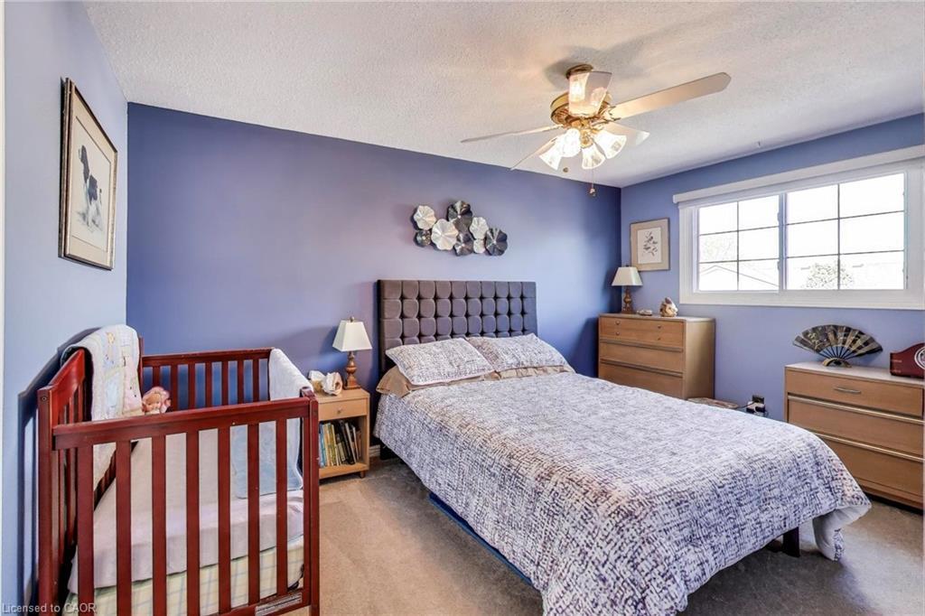 12 Kingsview Drive, Stoney Creek, ON - Indoor Photo Showing Bedroom