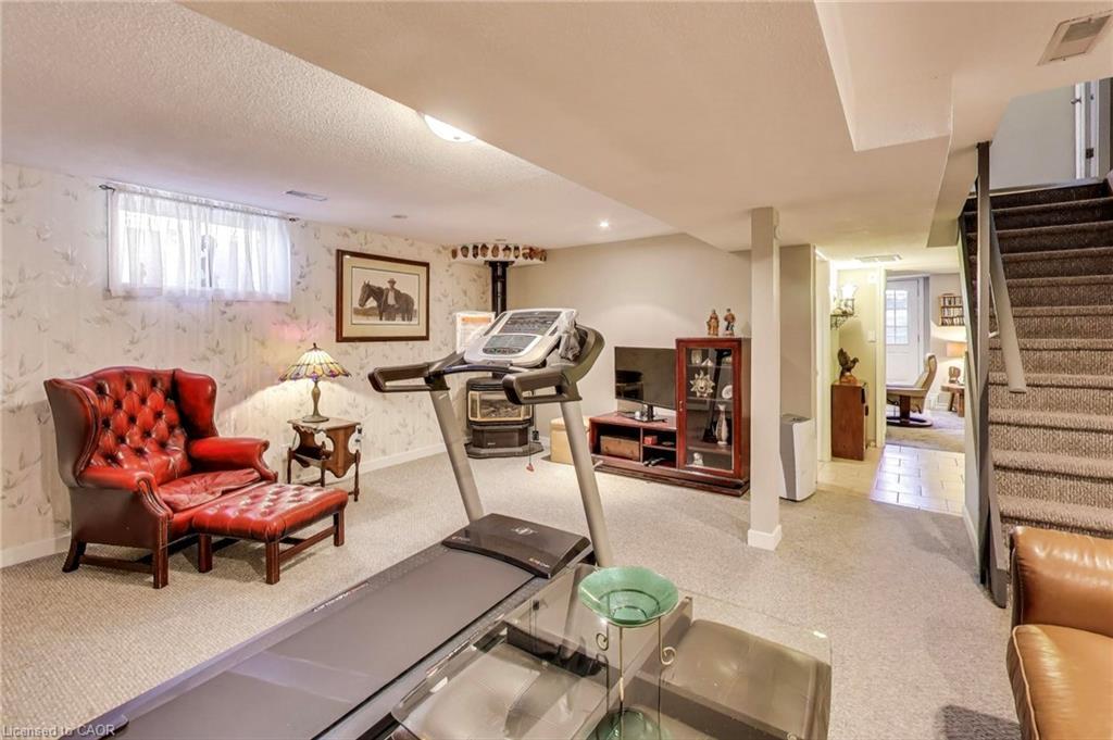 12 Kingsview Drive, Stoney Creek, ON - Indoor Photo Showing Gym Room