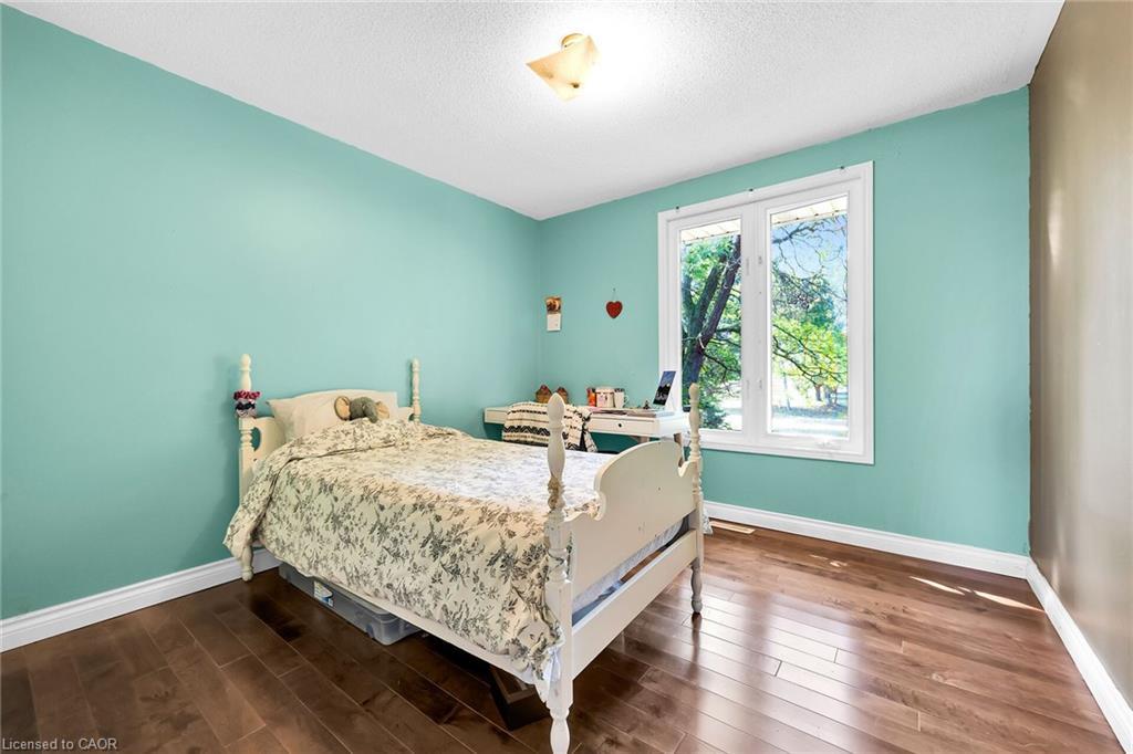 757 4Th Line, Caledonia, ON - Indoor Photo Showing Bedroom