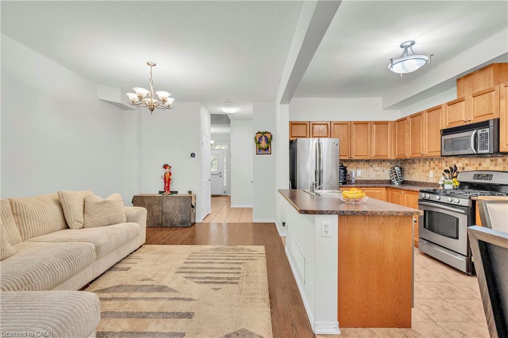 30-170 Dewitt Road, Hamilton, ON - Indoor Photo Showing Kitchen With Stainless Steel Kitchen