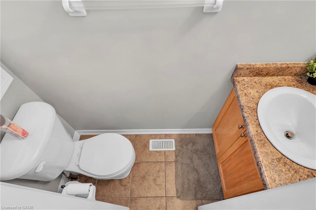 30-170 Dewitt Road, Hamilton, ON - Indoor Photo Showing Bathroom