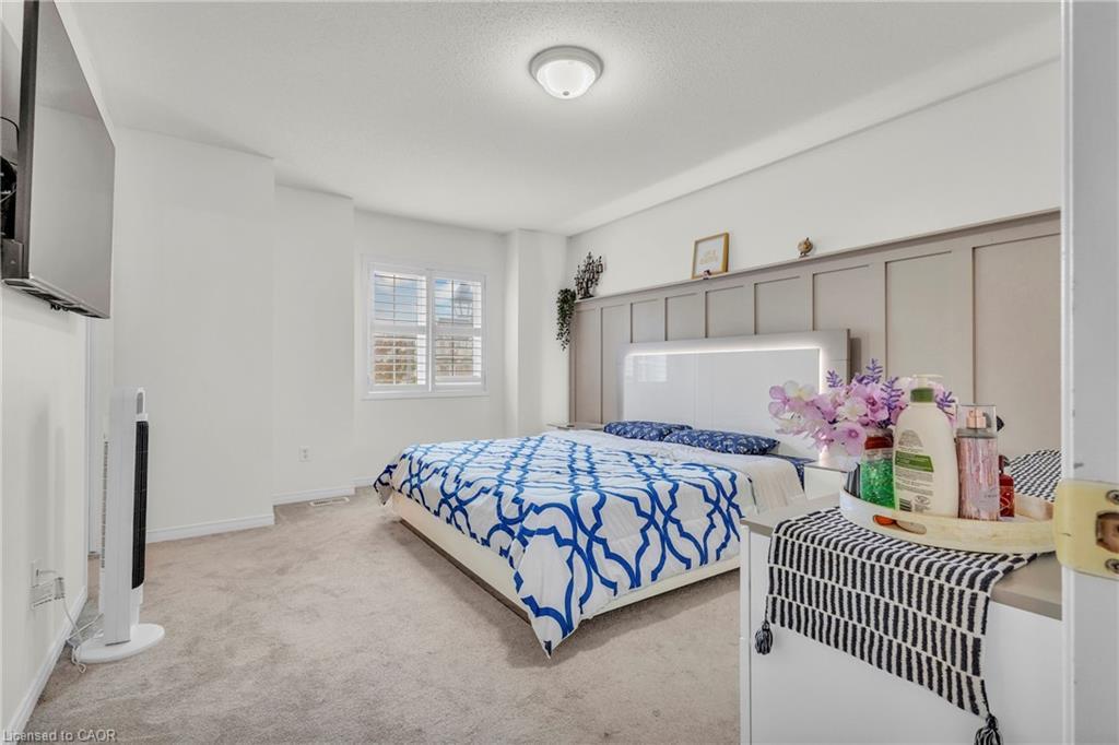 30-170 Dewitt Road, Hamilton, ON - Indoor Photo Showing Bedroom