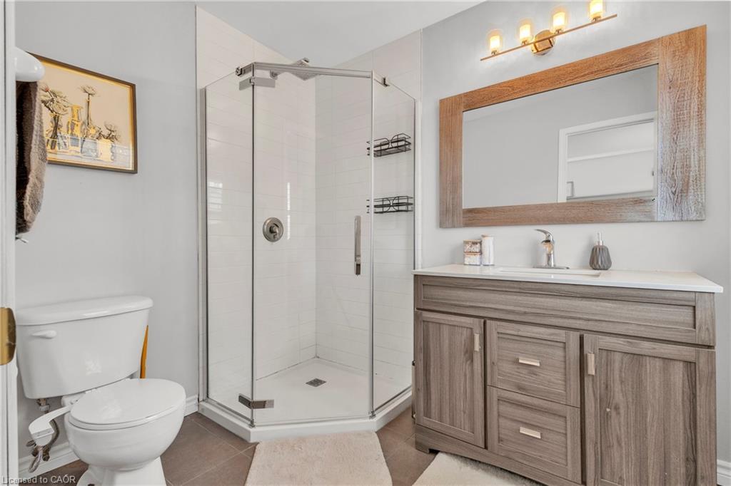 30-170 Dewitt Road, Hamilton, ON - Indoor Photo Showing Bathroom