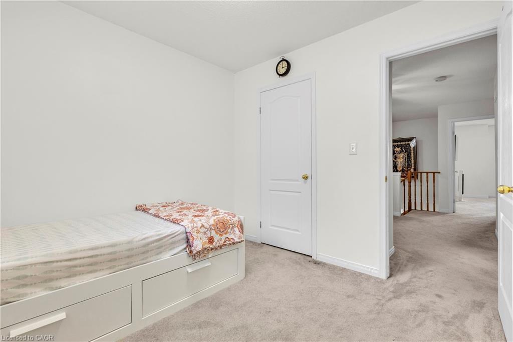 30-170 Dewitt Road, Hamilton, ON - Indoor Photo Showing Bedroom