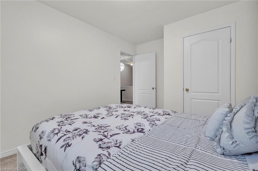 30-170 Dewitt Road, Hamilton, ON - Indoor Photo Showing Bedroom