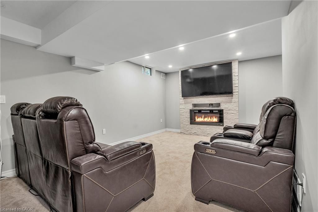 30-170 Dewitt Road, Hamilton, ON - Indoor With Fireplace