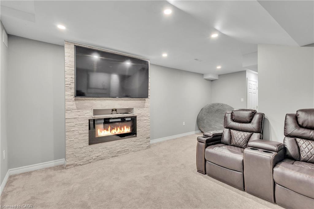 30-170 Dewitt Road, Hamilton, ON - Indoor With Fireplace
