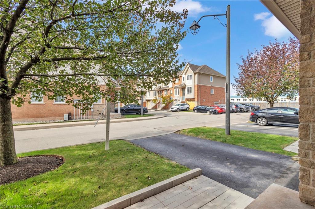 30-170 Dewitt Road, Hamilton, ON - Outdoor