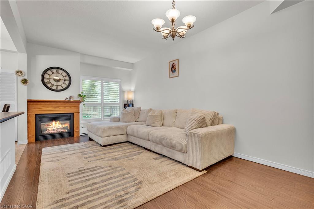30-170 Dewitt Road, Hamilton, ON - Indoor Photo Showing Living Room With Fireplace