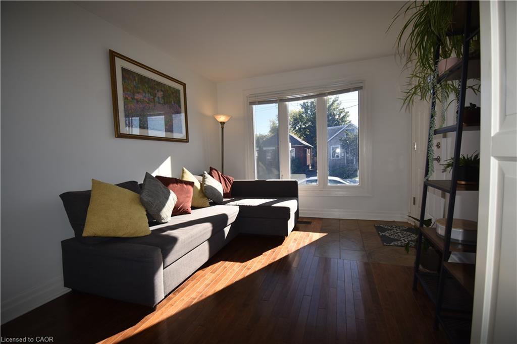 545 Roxborough Avenue, Hamilton, ON - Indoor Photo Showing Living Room